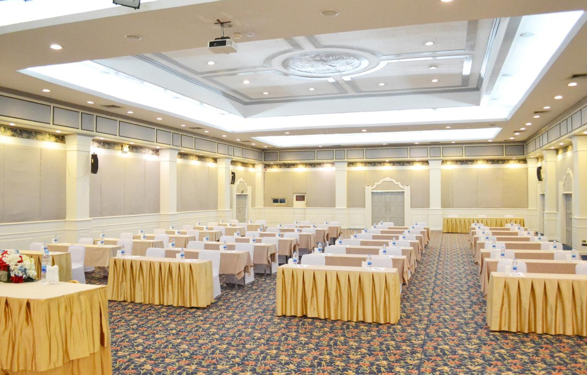 The Imperial Hotel & Convention Centre Phitsanulok Exterior foto